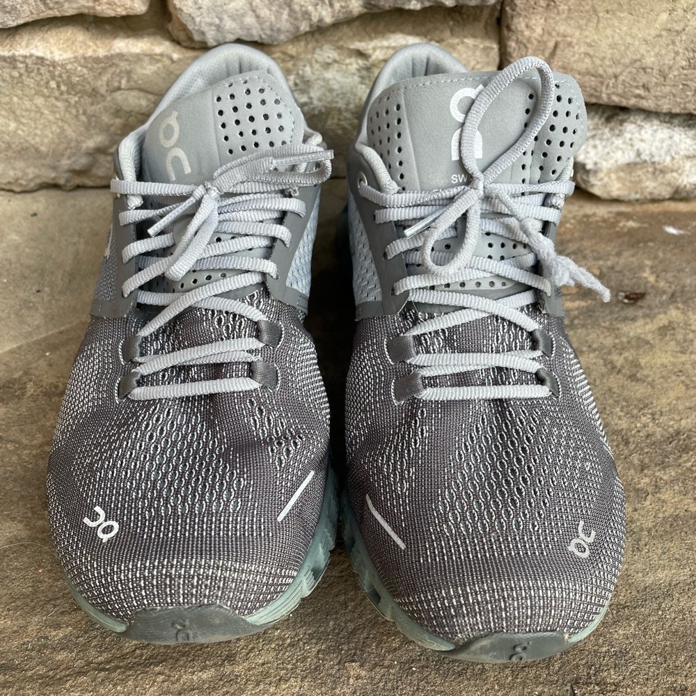 Womens ON sneakers 8.5